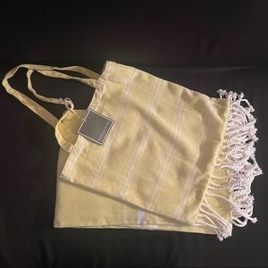 Shiraleah tote bag with blanket NWT